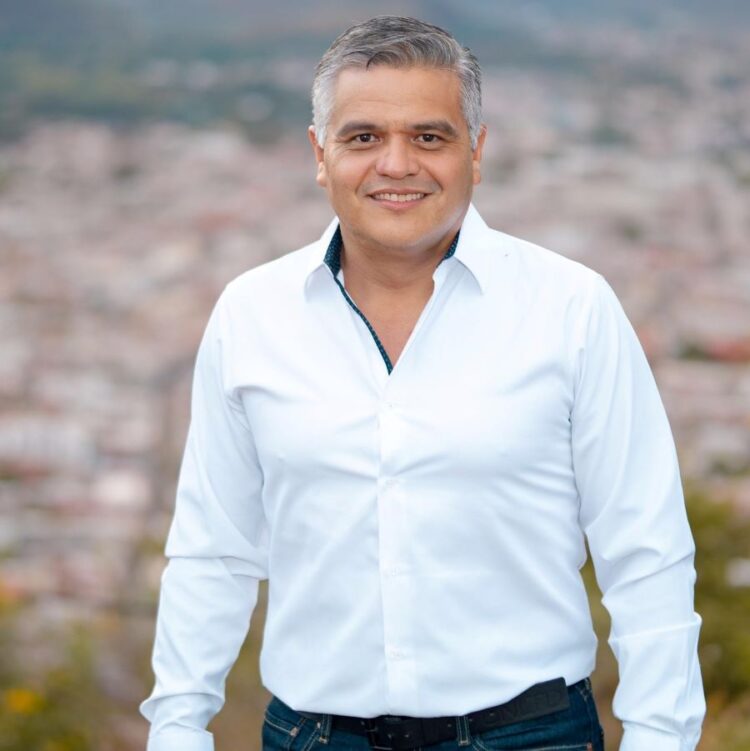 Memo Ramírez promete un gabinete de excelencia en Ixtlán