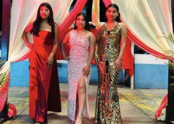 Tres hermosas chicas se disputan la corona de la Feria del Durazno en Rosa Blanca