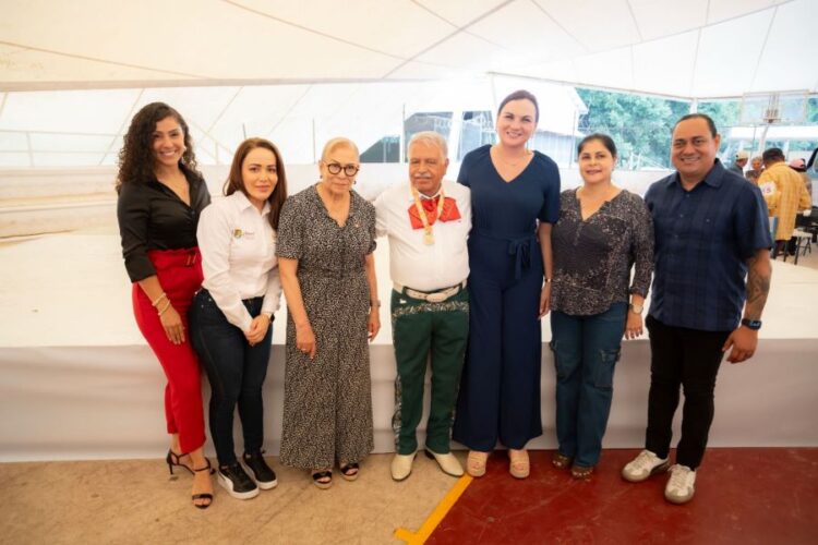 Abuelitas y abuelitos agradecen a Beatriz Estrada por Olimpiadas de Oro