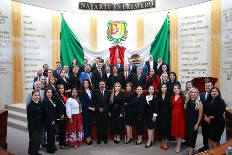 Instalan la Trigésima Cuarta Legislatura al Congreso de Nayarit