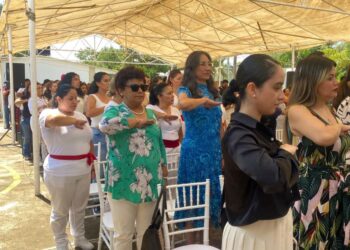 Presidenta de Ahuacatlán asiste al 25 Aniversario del ICATEN