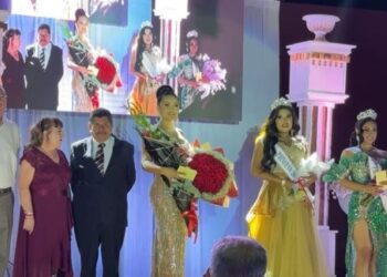 Abigaíl Rubio, nueva reina de la Feria de Ahuacatlán 2024, dedica su triunfo a su abuelo
