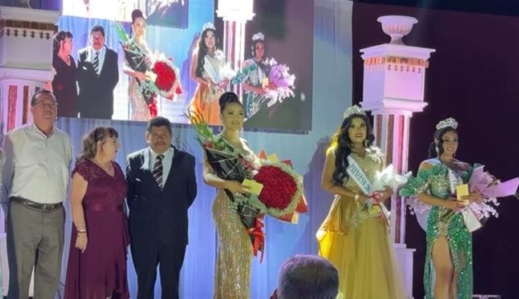Abigaíl Rubio, nueva reina de la Feria de Ahuacatlán 2024, dedica su triunfo a su abuelo