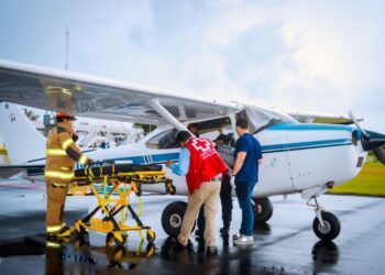 Bandas Caballero y Caña Verde en el rompimiento de feria de Ahuacatlán