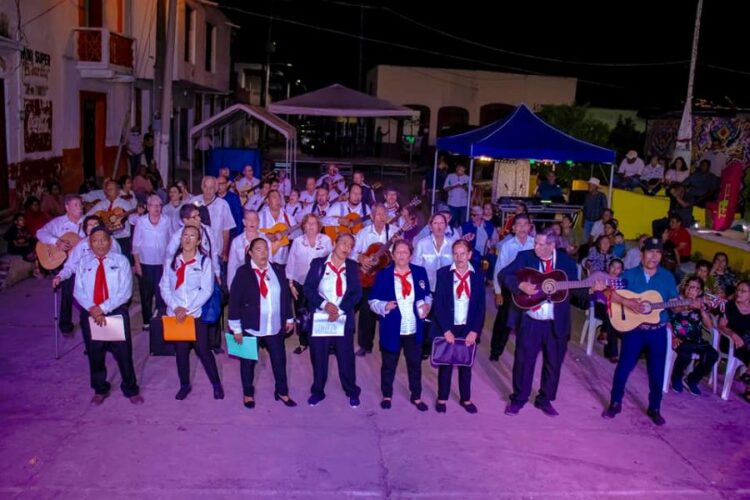 Jomulco rinde homenaje a sus talentos musicales en las Fiestas Patronales
