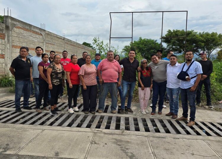 Bandas Caballero y Caña Verde en el rompimiento de feria de Ahuacatlán