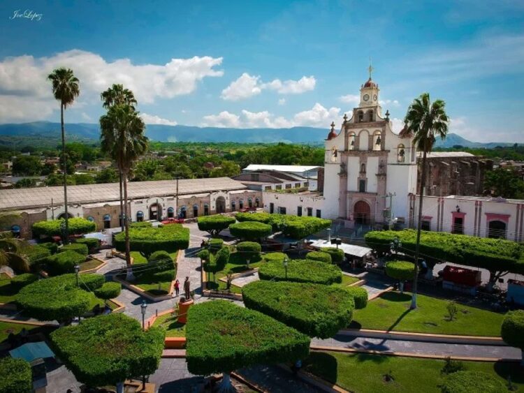 Ahuacatlán se organiza: CANACO en vías de establecer delegación municipal