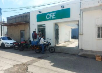 Limpieza y oportunidad a emprendedores de la localidad para el Día de Muertos en Ahuacatlán