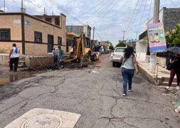 Avanzan trabajos de rehabilitación de drenaje y alcantarillado en Ahuacatlán