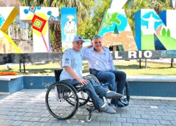 Memo Ramírez recibe una lección de vida al experimentar las barreras de accesibilidad en Ixtlán