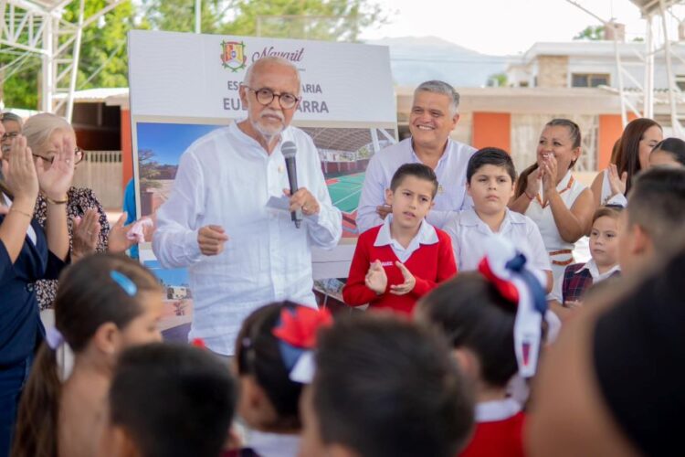 Inauguración de domo escolar y nuevas aulas en Ixtlán: Un paso adelante para la educación