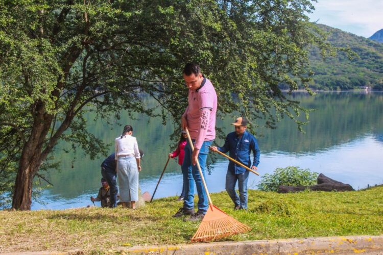Ordena Rodrigo Polanco limpieza integral de la laguna de Santa María del Oro