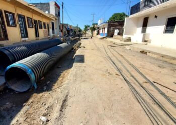 Avanza a buen ritmo la obra del drenaje pluvial en calle Aldama de Ahuacatlán