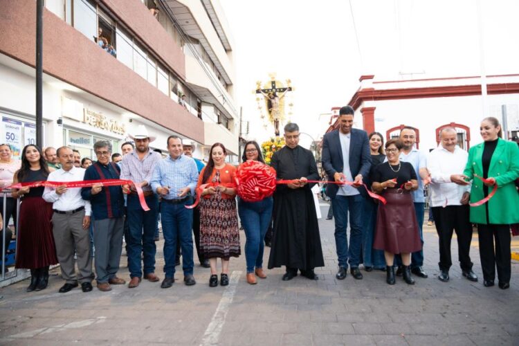 Primera rodada de motocicletas en Ahuacatlán promueve la seguridad vial