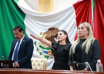 Primera rodada de motocicletas en Ahuacatlán promueve la seguridad vial