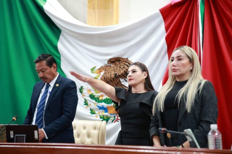 Primera rodada de motocicletas en Ahuacatlán promueve la seguridad vial