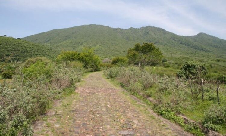 Cierran temporalmente el camino al volcán El Ceboruco para realizar reparaciones