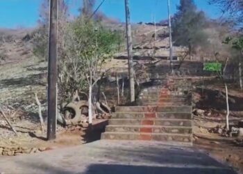 Piden rehabilitación de iluminación en la Escalinata del Cerrito de la Cruz en Ahuacatlán