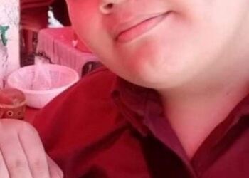 Sebastián Dueñas sigue en terapia intensiva tras accidente en moto