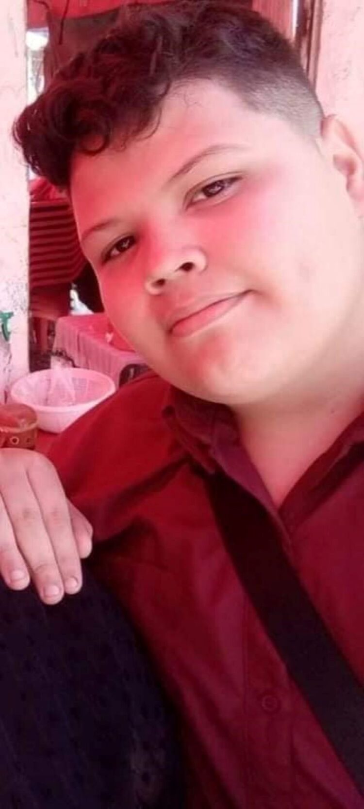 Sebastián Dueñas sigue en terapia intensiva tras accidente en moto