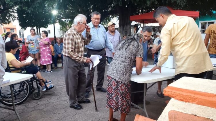 Avanza en paz la elección de jueces auxiliares y comités en Ahuacatlán