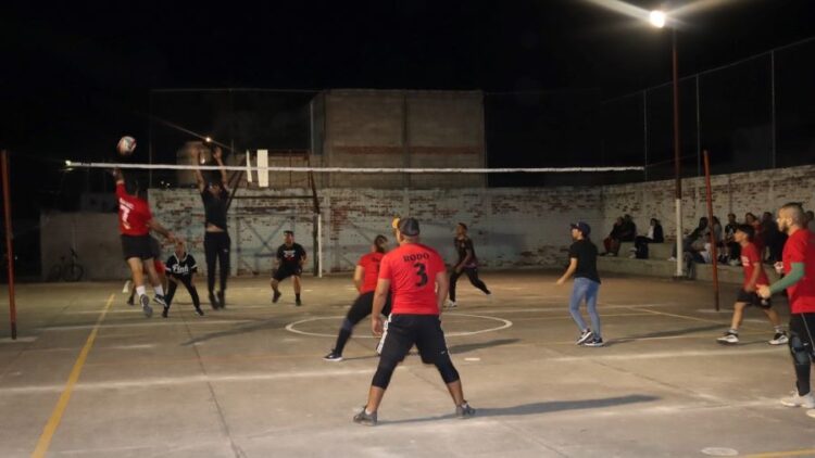 «El Capri» Se Corona Campeón del torneo relámpago de Voleibol Mixto en Ahuacatlán