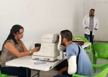 Más de 140 ahuacatlenses mejoran su salud visual gracias al DIF