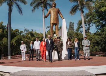 Nayarit rinde homenaje a Esteban Baca Calderón