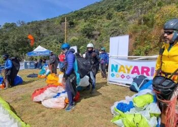 Ahuacatlán deslumbró a parapentistasnacionales e internacionales