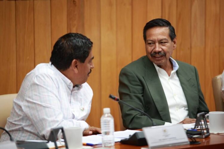 Invitan a aprovechar jornada de vacunación, hoy en Ahuacatlán