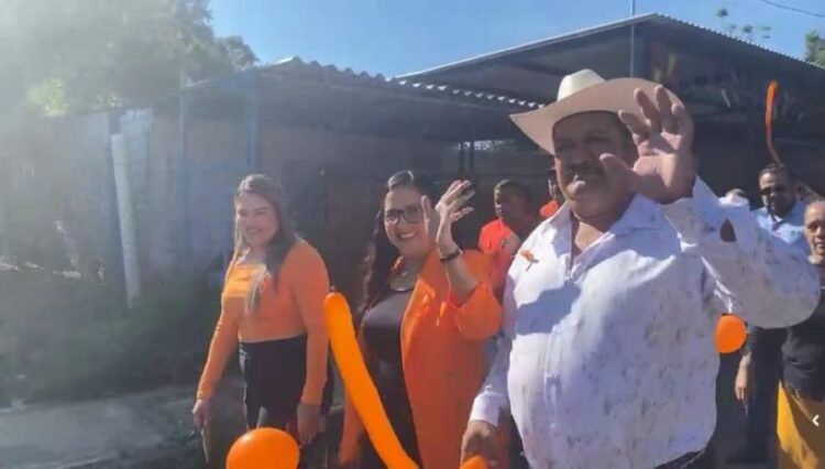 Primera rodada de motocicletas en Ahuacatlán promueve la seguridad vial