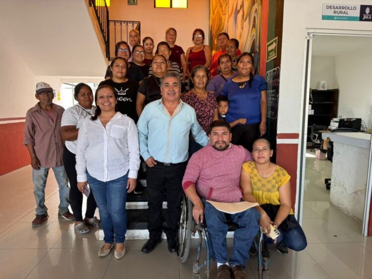 Ayuntamiento de Jala cumple con el finiquito a delegación de Jomulco