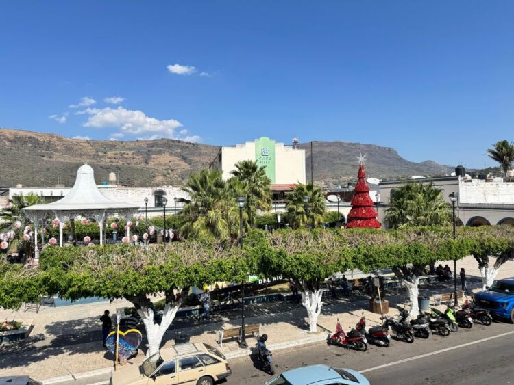 Gran posada navideña en Ixtlán, este Lunes , en la plaza principal