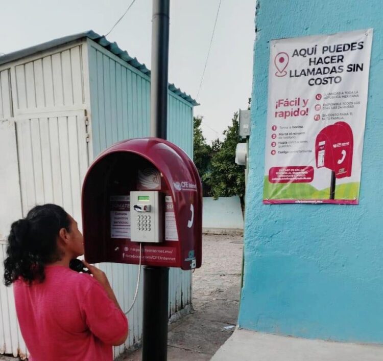 Cabina telefónica gratuita llega a Camotán gracias a Manolo Andalón