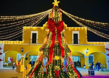 Jala Pueblo Mágico brilla con su desfile y encendido de luces navideñas