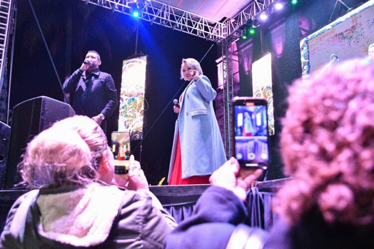 «Los Terrícolas» llenan de nostalgia y amor las Fiestas Juradas de Compostela