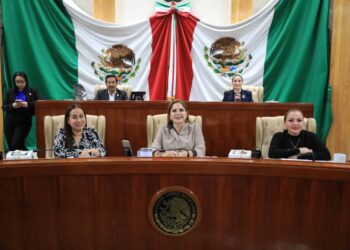 Posada navideña en Ixtlán: diversión y unión familiar en la plaza Eulogio Parra