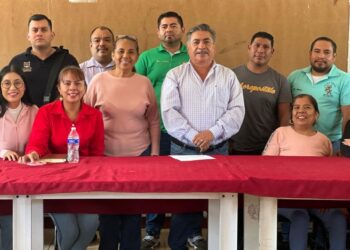 Toño Cambero impulsa mejoras en las escuelas de Jala