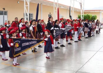 Autoridades de Ixtlán, asisten a exhibición de escoltas