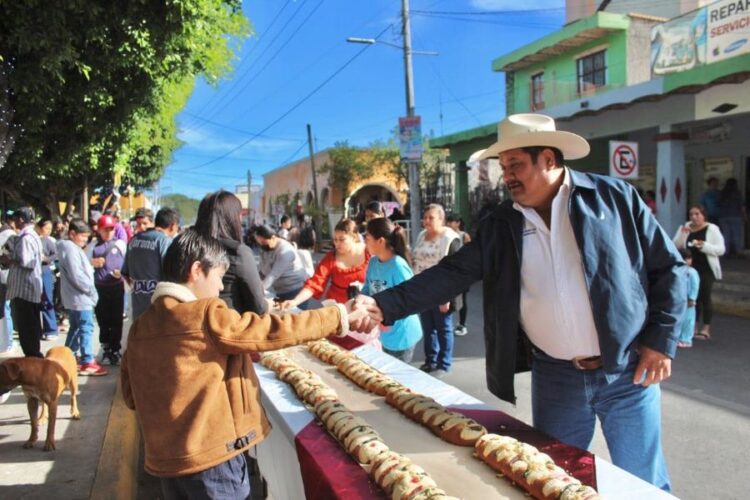 Santa María del Oro celebra el Día de Reyes con fraternidad y alegría