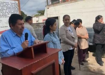 Manolo Andalón entrega obra de rehabilitación del drenaje en calle Abasolo