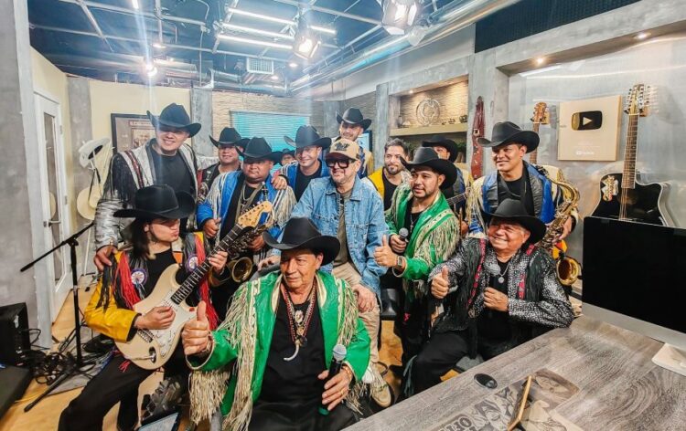 El Korita González y su Banda R-15: Triunfo sin fronteras