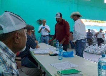 Entregan apoyo especial a productores de calabaza en Santa Cruz de Camotlán