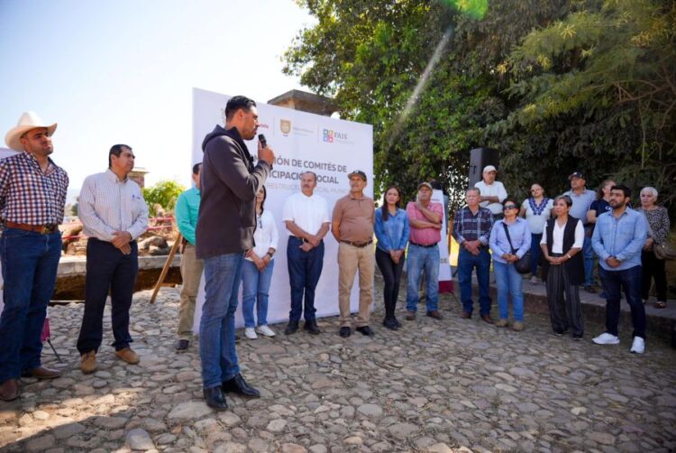 Gustavo Ayón fortalece la participación ciudadana en Compostela