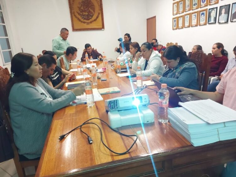 Irregularidades del pasado siguen afectando al gobierno de Ahuacatlán