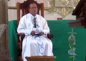 La comunidad católica de Ahuacatlán se une en oración por el Padre Jesús Aguirre