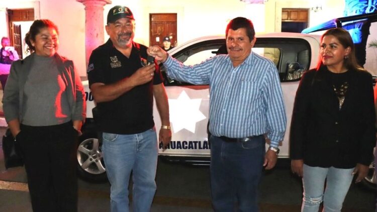 Refuerzan la seguridad en Ahuacatlán con nueva patrulla