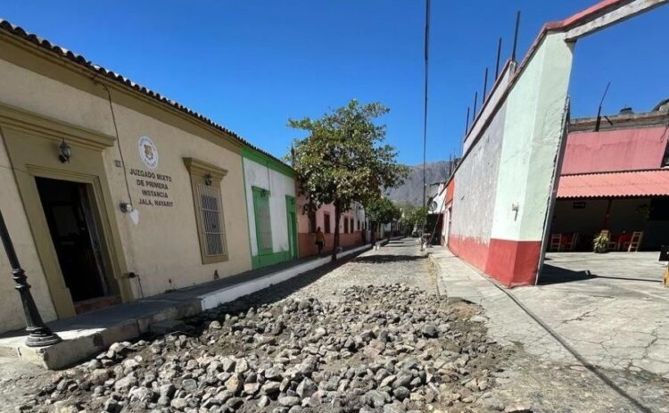 Obras en la calle Hidalgo: compromiso con el progreso de Jala