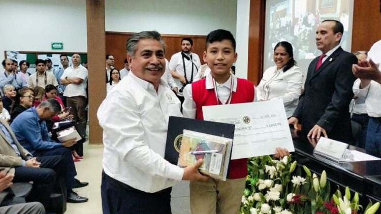 Jala brilla en el Concurso Estatal de Oratoria «Juan Escutia»