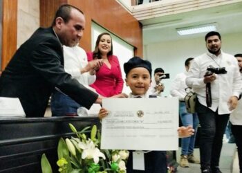 Jala brilla en el Concurso Estatal  de Oratoria «Juan Escutia»